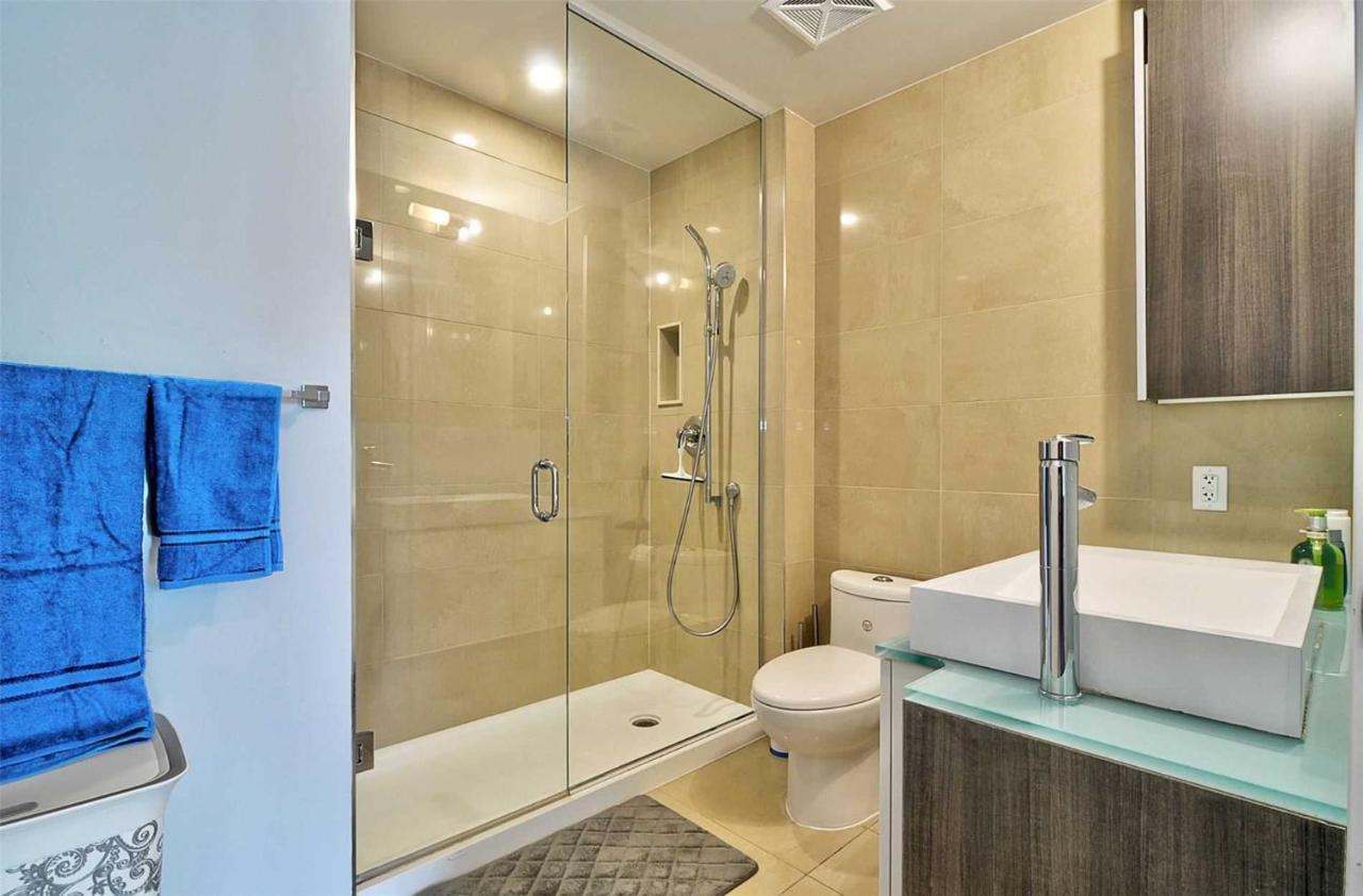 Front Street Suites Toronto Extérieur photo