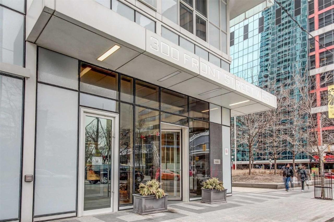 Front Street Suites Toronto Extérieur photo